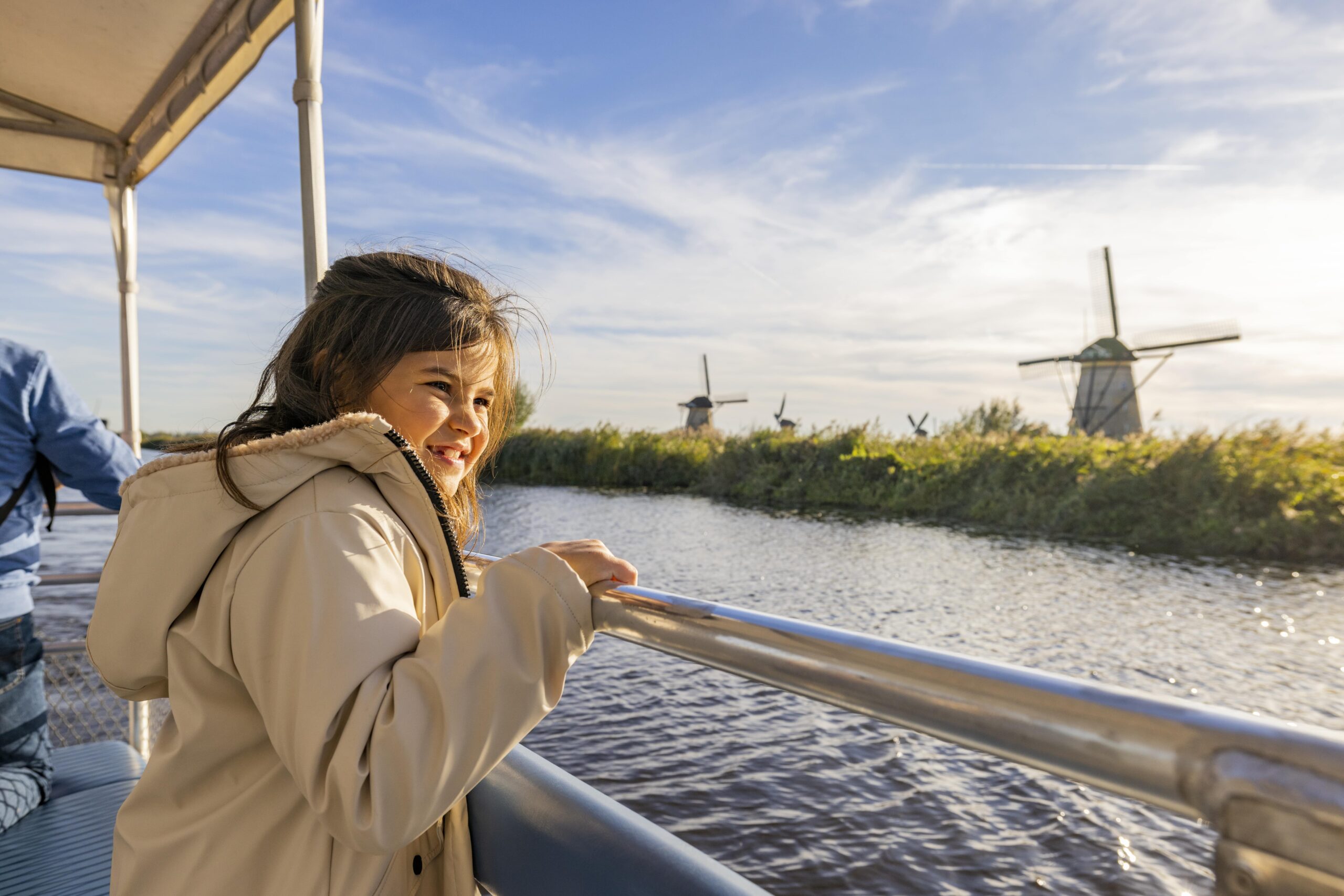 Met kinderen op de rondvaartboot Kinderdijk