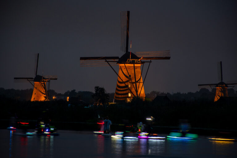 https://kinderdijk.com/wp-content/uploads/2024/09/2024_Verlichtingsweek_Lisanne-Vermaas-scaled.jpg